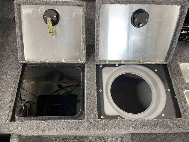 Slide: The Image of Tracker Pro Guide V-175 WT 2026 - 28