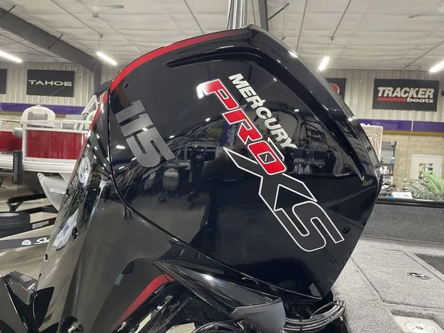 Slide: The Image of Tracker Pro Guide V-175 WT 2026 - 7