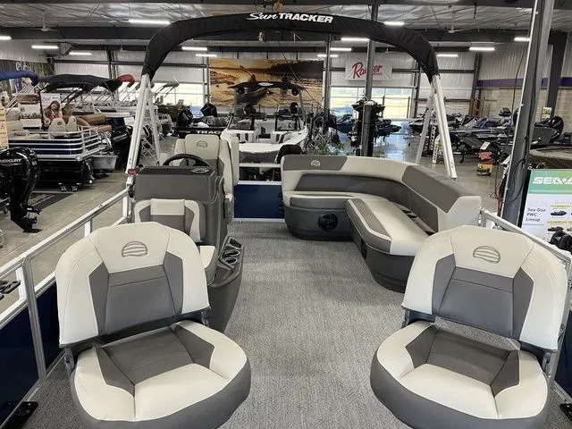 Slide: The Image of Sun Tracker Bass Buggy 16 XL Select 2026 - 13