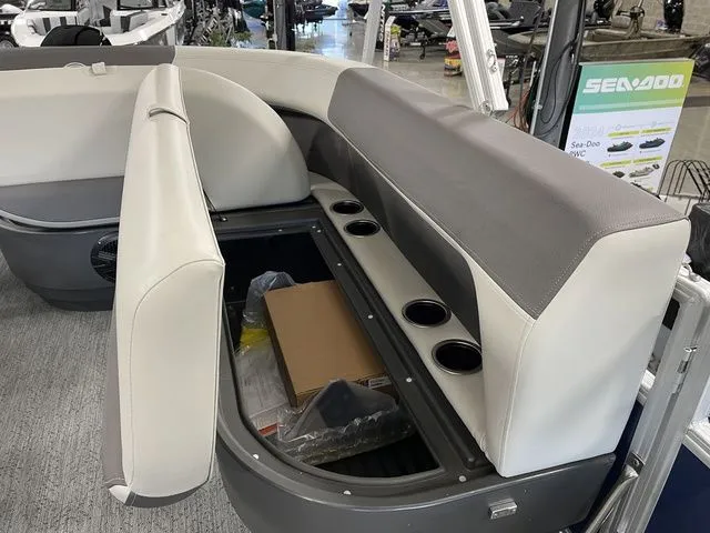 Slide: The Image of Sun Tracker Bass Buggy 16 XL Select 2026 - 23