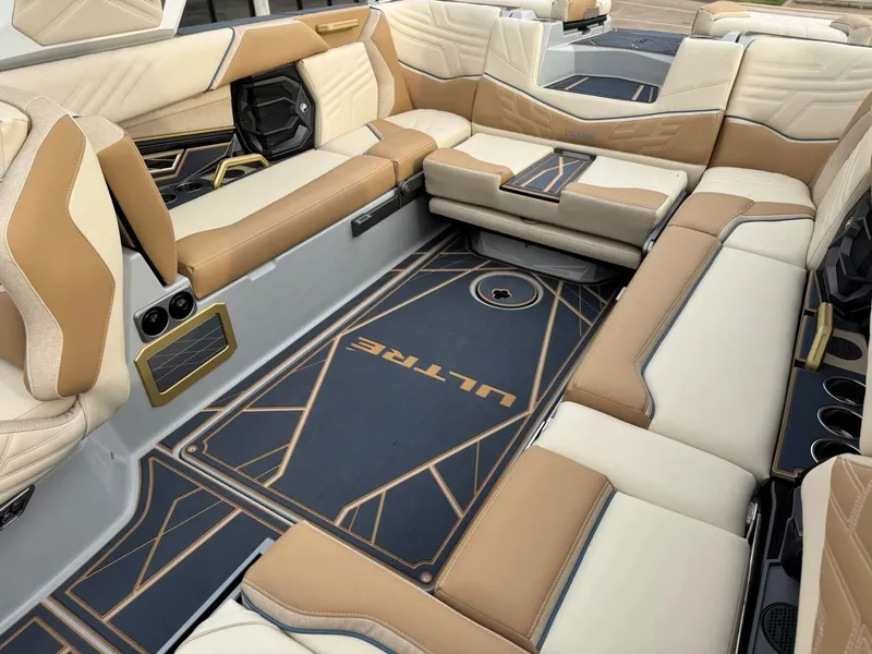 Slide: The Image of Tigé Ultré 25ZX 2026 - 15