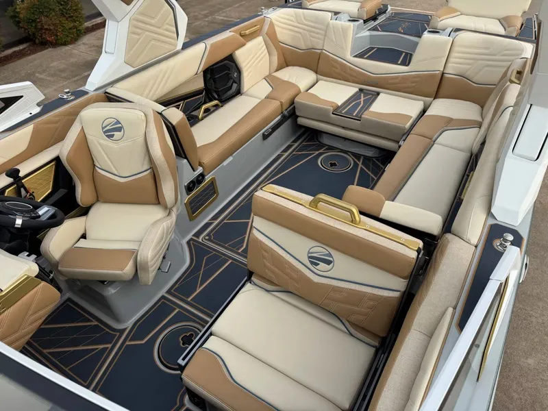 Slide: The Image of Tigé Ultré 25ZX 2026 - 23