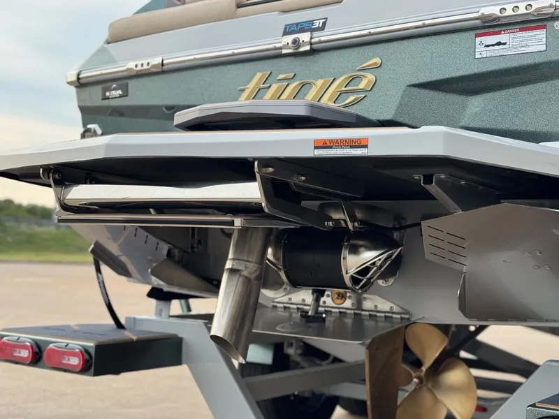 Slide: The Image of Tigé Ultré 25ZX 2026 - 5