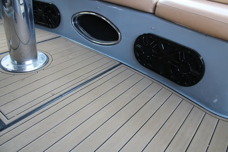 Slide: The Image of Teak deck and seating area on a 2006 Azimut 50 yacht. - 29