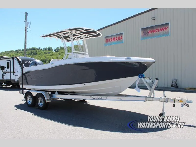 Slide: The Image of Robalo 200 2026 - 3