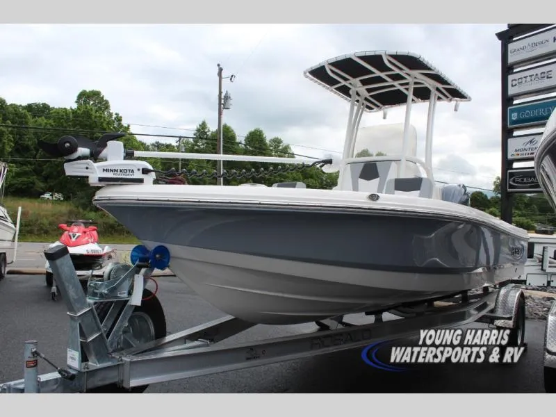 Slide: The Image of Robalo 206 2026 - 3