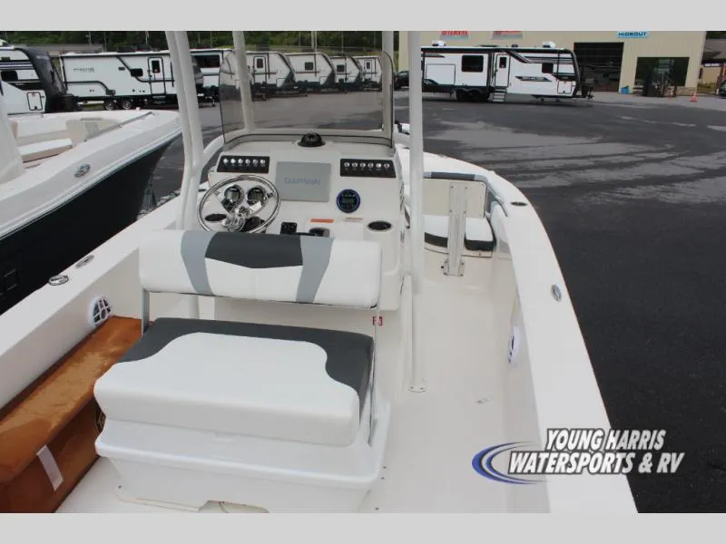 Slide: The Image of Robalo 206 2026 - 5