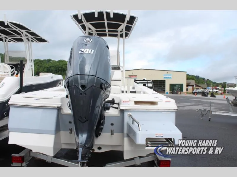Slide: The Image of Robalo 206 2026 - 4