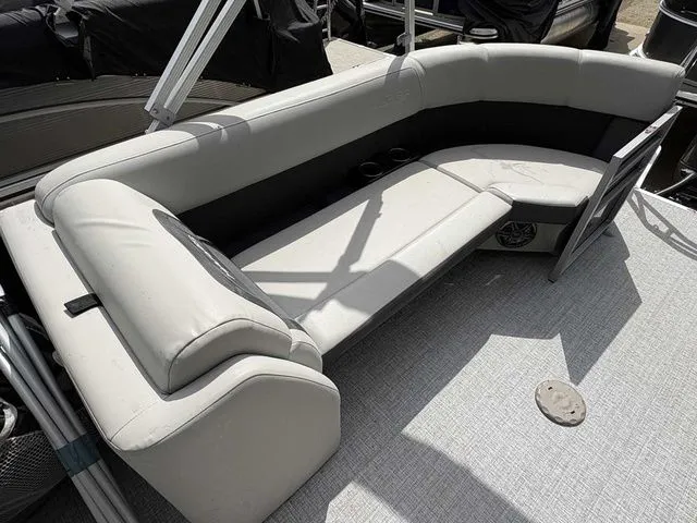 Slide: The Image of Harris Cruiser 250 2024 - 10