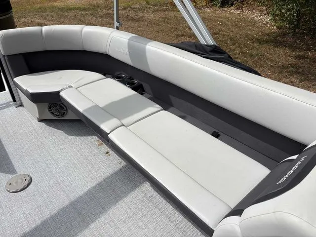 Slide: The Image of Harris Cruiser 250 2024 - 9