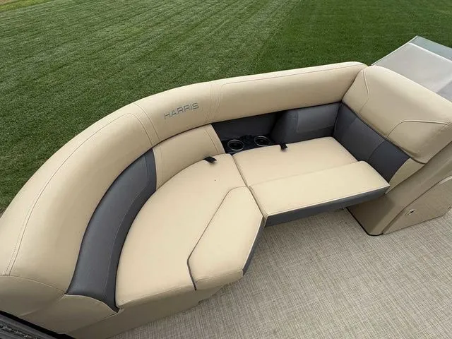 Slide: The Image of Harris Cruiser 210 2023 - 8