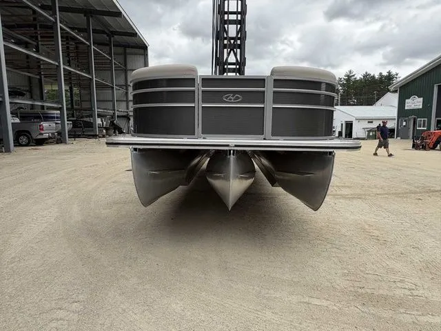 Slide: The Image of Harris Cruiser 250 2023 - 4