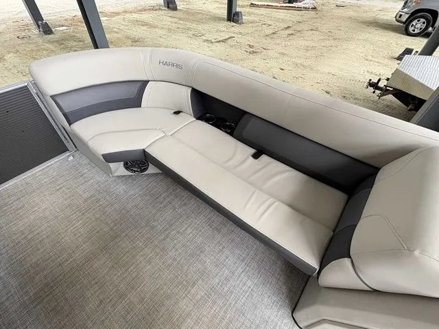 Slide: The Image of Harris Cruiser 250 2023 - 8