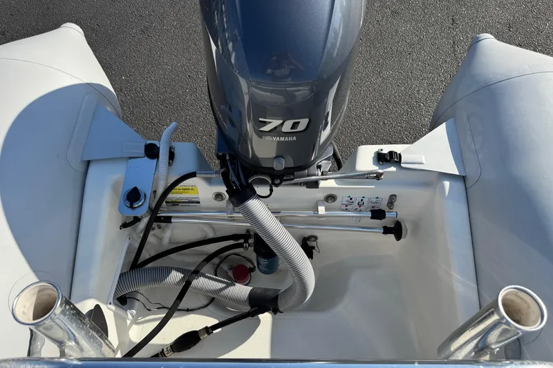 Slide: The Image of 2013 Zodiac 500 Bayrunner boat with Yamaha 70 outboard motor, top view. - 13