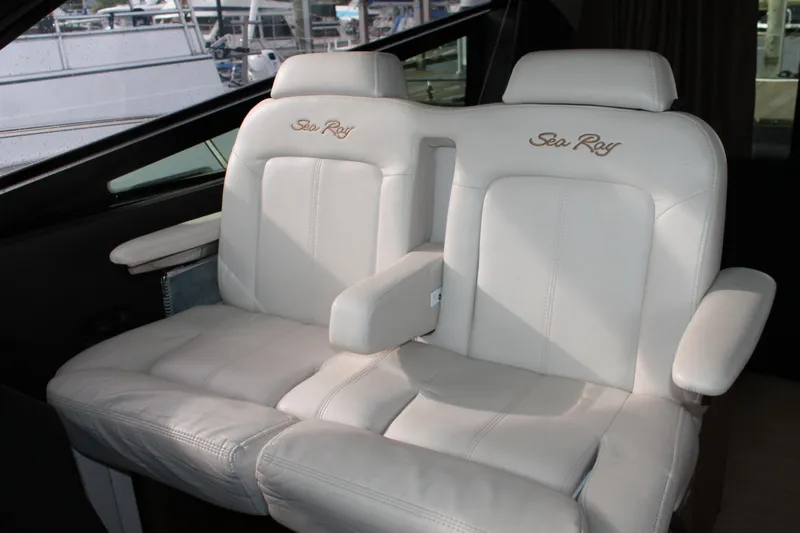 Slide: The Image of Luxurious white leather seats on 2015 Sea Ray 470 Sundancer yacht. - 124