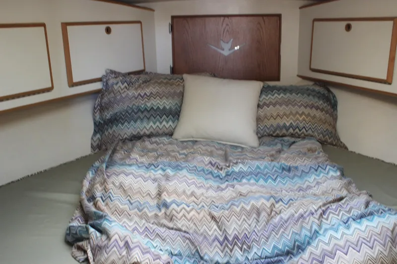 Slide: The Image of Bertram 33II Flybridge Cruiser 1988 - 54