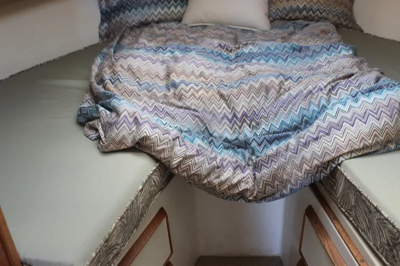 Slide: The Image of Bertram 33II Flybridge Cruiser 1988 - 55