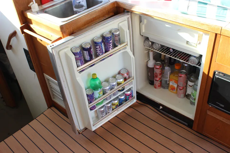 Slide: The Image of Bertram 33II Flybridge Cruiser 1988 - 63