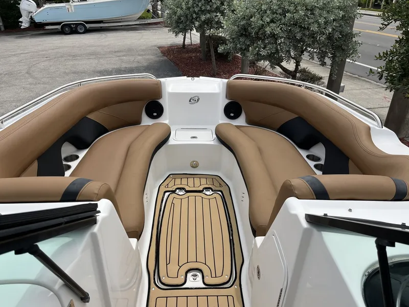 Slide: The Image of Hurricane 2400 2019 - 12