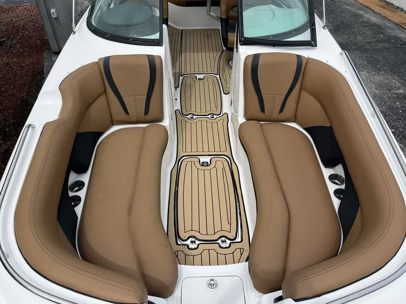 Slide: The Image of Hurricane 2400 2019 - 14