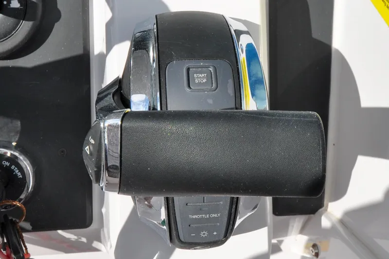 Slide: The Image of Axopar 24 HT - Bridge Deck - Pilot Station - Throttle - 35