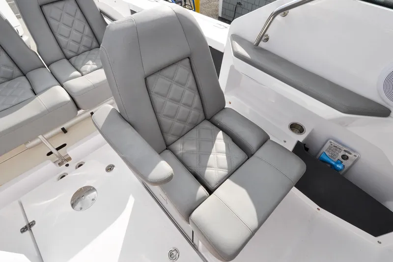 Slide: The Image of Axopar 24 HT - Co Pilot Station - Seat - 41