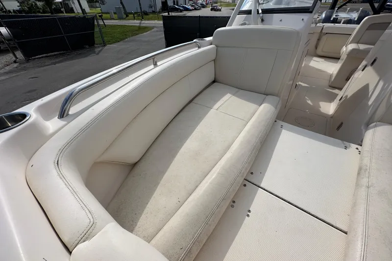 Slide: The Image of Twin Yamaha 200 engines on a 2016 Grady-White Freedom 275 boat. - 109