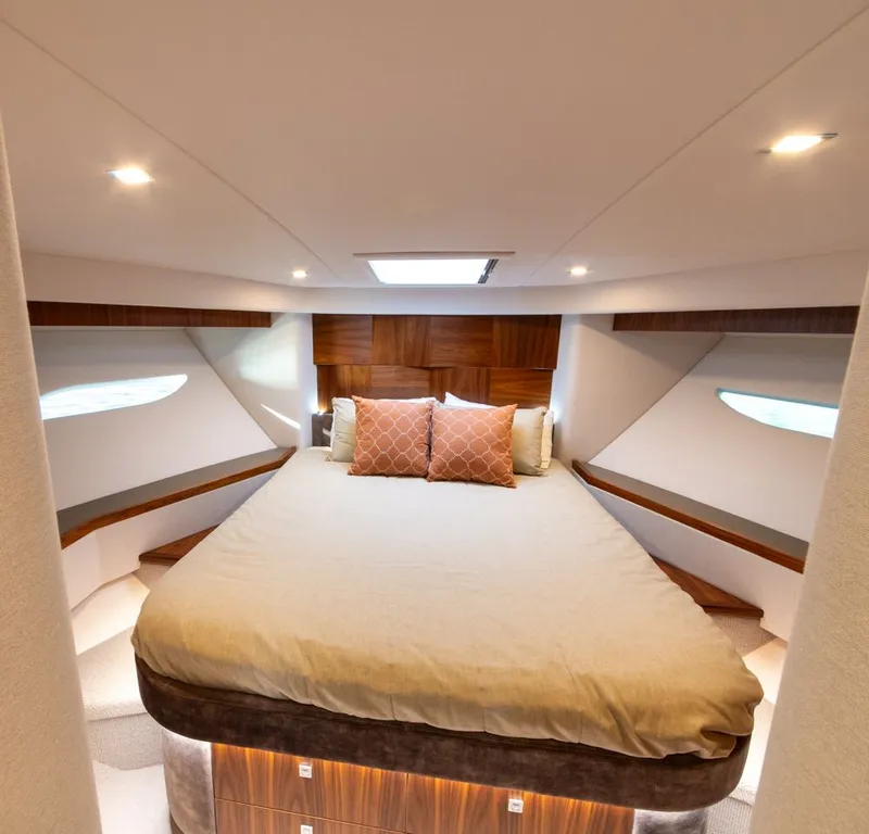 Slide: The Image of Riviera 6000 Sport Yacht Platinum Edition 2022 - 50