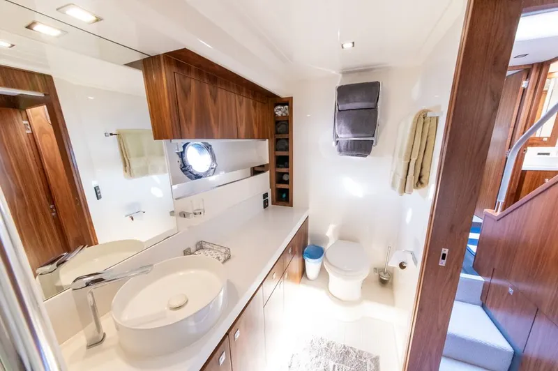 Slide: The Image of Riviera 6000 Sport Yacht Platinum Edition 2022 - 58