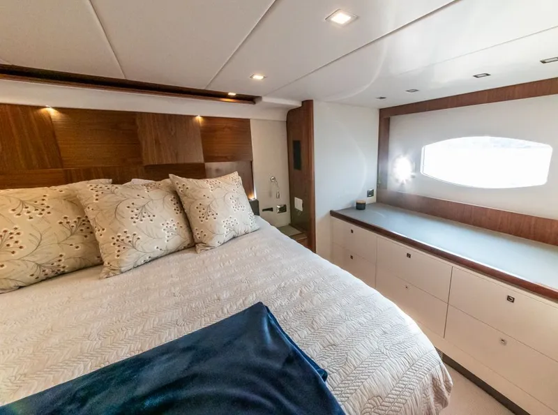 Slide: The Image of Riviera 6000 Sport Yacht Platinum Edition 2022 - 61