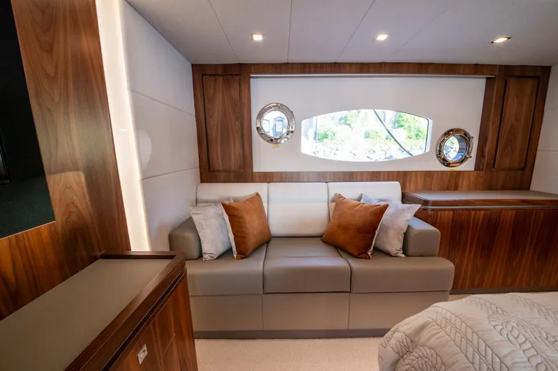 Slide: The Image of Riviera 6000 Sport Yacht Platinum Edition 2022 - 64