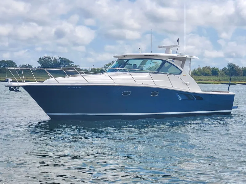 The Image of Tiara 3900 Coronet 2015 - 0