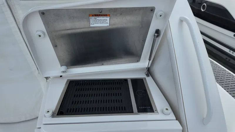 Slide: The Image of Tiara 3900 Coronet 2015 - 14