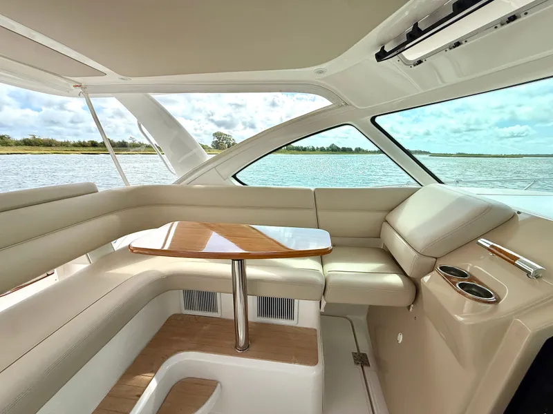 Slide: The Image of Tiara 3900 Coronet 2015 - 15