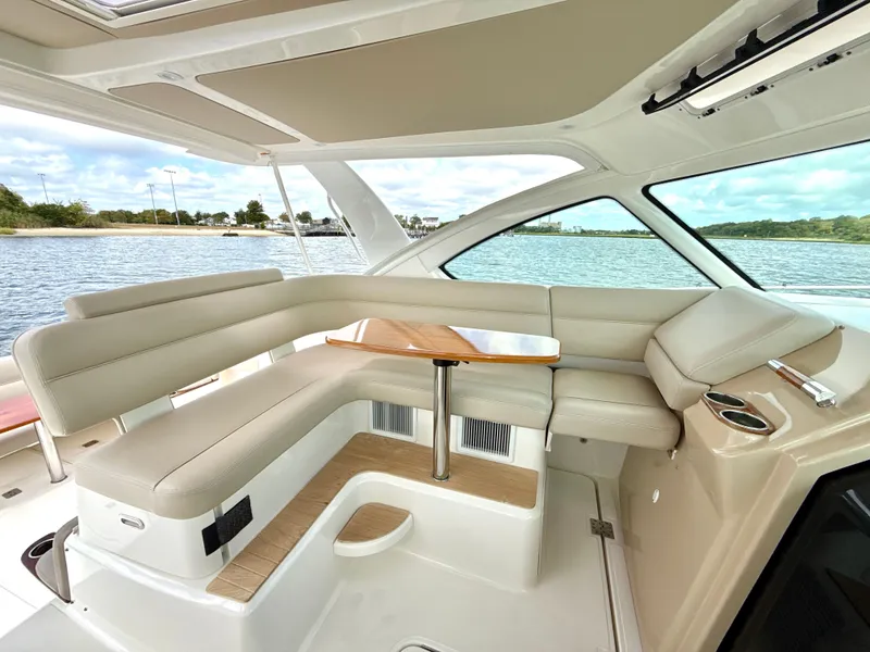 Slide: The Image of Tiara 3900 Coronet 2015 - 16