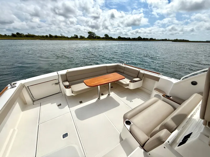 Slide: The Image of Tiara 3900 Coronet 2015 - 21