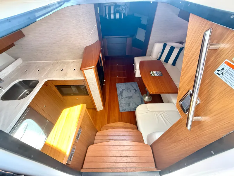 Slide: The Image of Tiara 3900 Coronet 2015 - 22