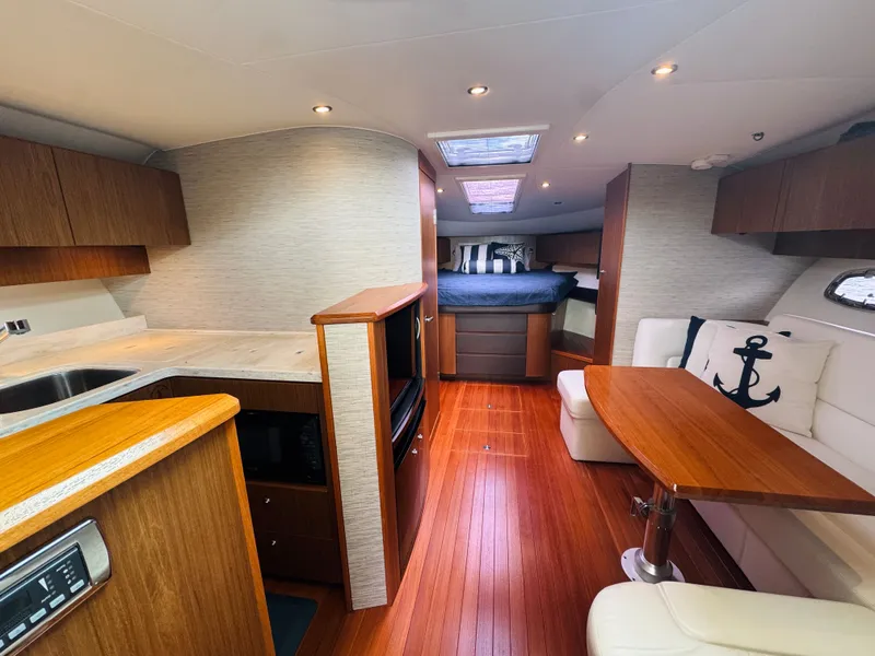 Slide: The Image of Tiara 3900 Coronet 2015 - 23