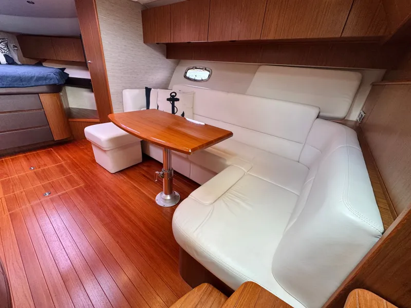 Slide: The Image of Tiara 3900 Coronet 2015 - 25