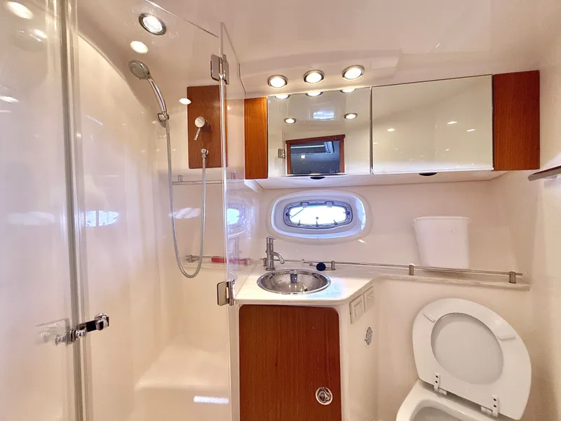 Slide: The Image of Tiara 3900 Coronet 2015 - 28