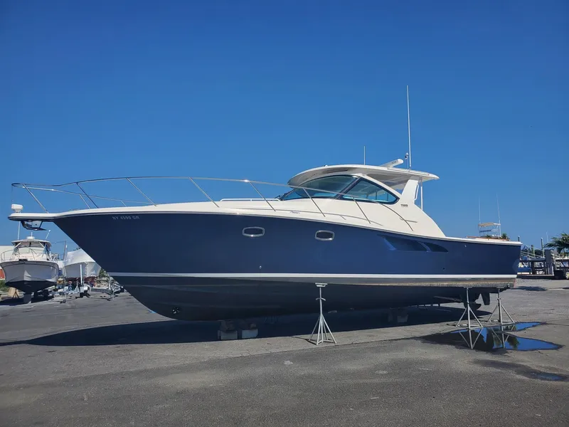 Slide: The Image of Tiara 3900 Coronet 2015 - 3