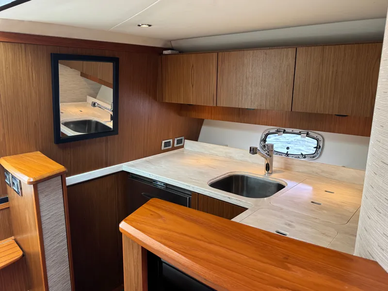 Slide: The Image of Tiara 3900 Coronet 2015 - 30