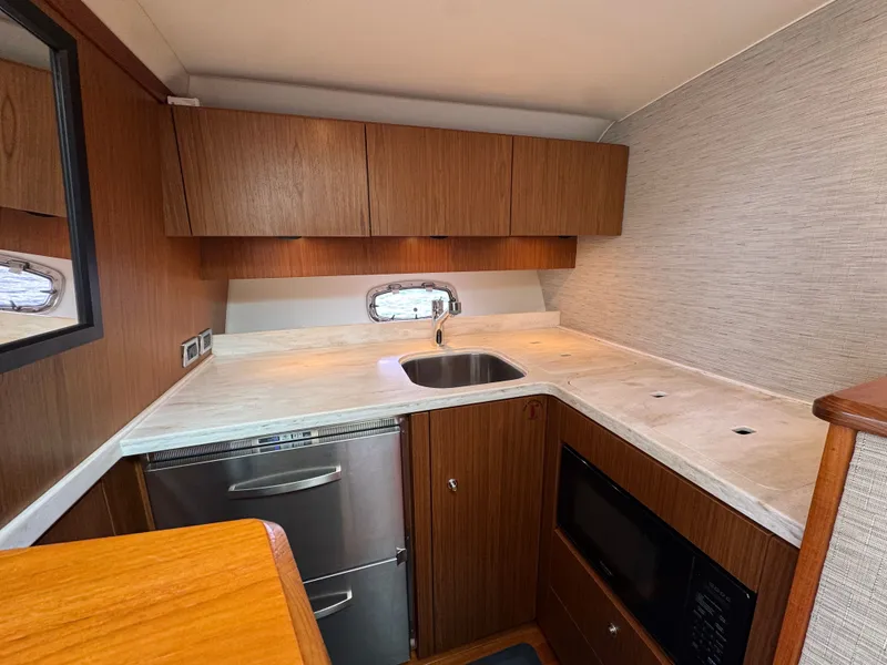 Slide: The Image of Tiara 3900 Coronet 2015 - 31