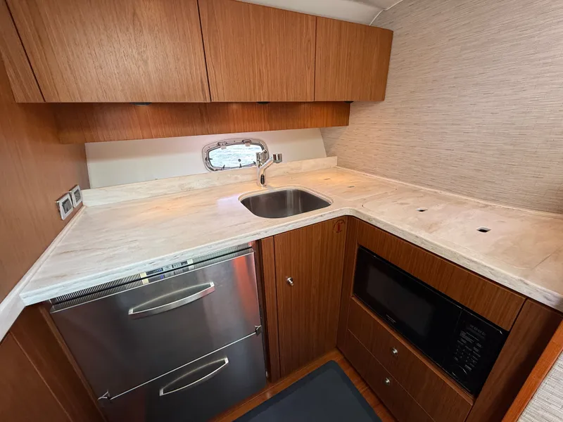 Slide: The Image of Tiara 3900 Coronet 2015 - 39