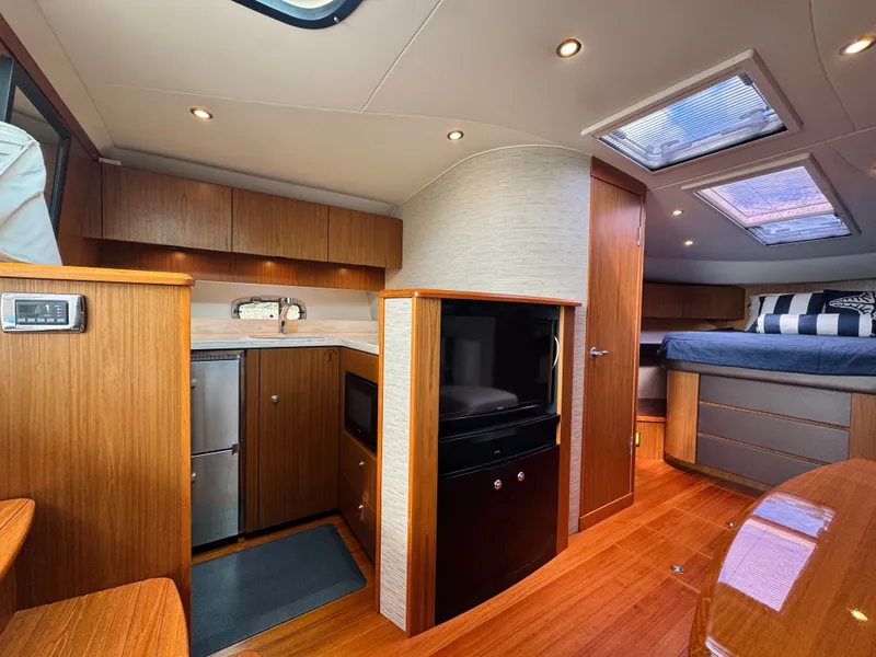 Slide: The Image of Tiara 3900 Coronet 2015 - 40