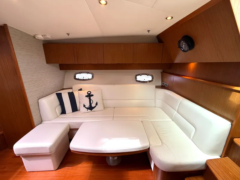 Slide: The Image of Tiara 3900 Coronet 2015 - 42