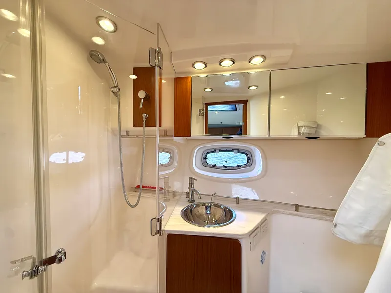 Slide: The Image of Tiara 3900 Coronet 2015 - 43