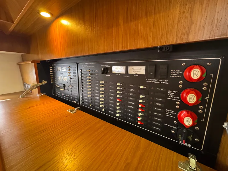 Slide: The Image of Tiara 3900 Coronet 2015 - 49