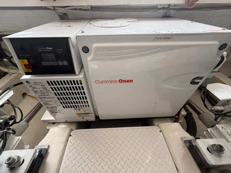 Slide: The Image of Tiara 3900 Coronet 2015 - 72