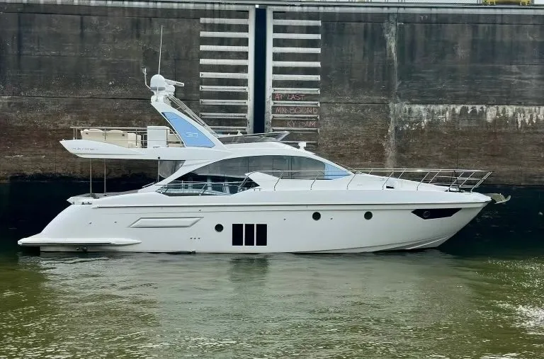 The Image of Azimut 50 fly 2017 - 0